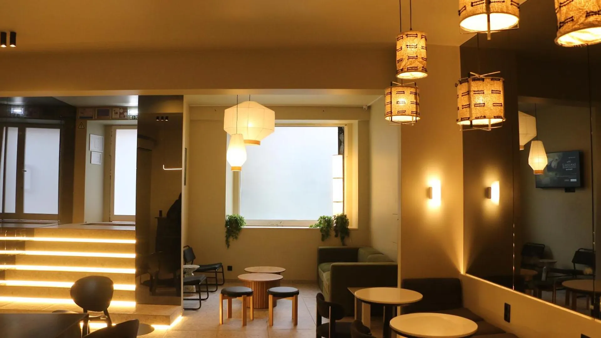 Gspot Hostels & Love Triangles Pizzeria Lisbon